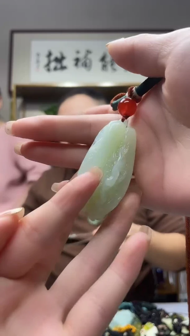 未镶嵌岫玉吊坠·