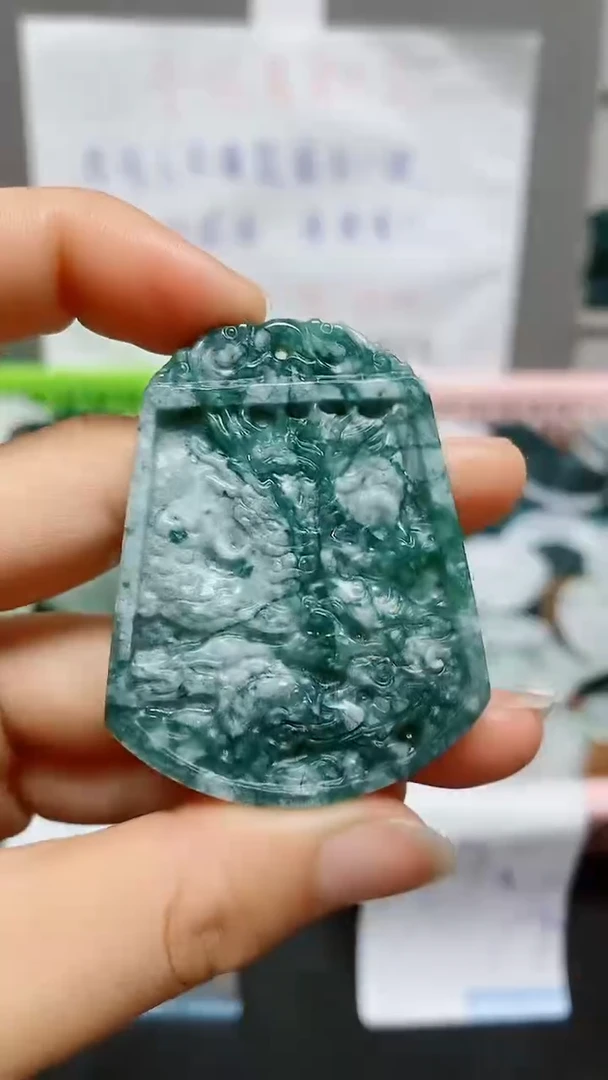 【闪购商品】翡翠颈饰未镶嵌天然翡翠A货