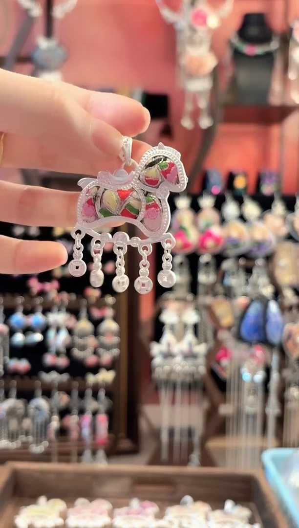 织绣 云织谣民族风精美饰品   266