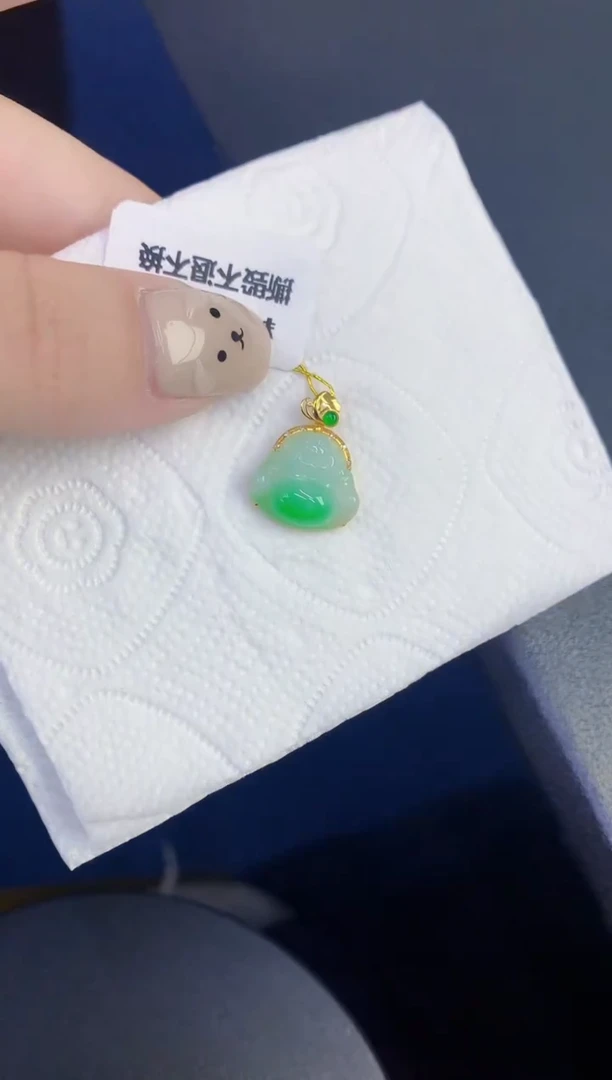 颈饰18K金镶嵌翡翠缅甸天然翡翠A货