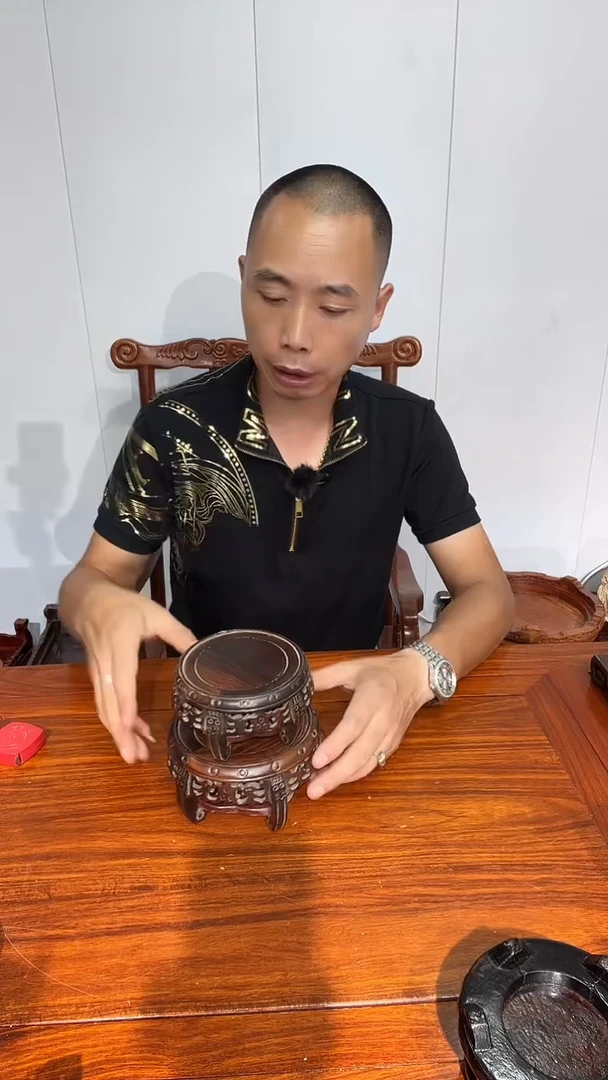 木王**元微瑕疵大红酸枝圆形底座