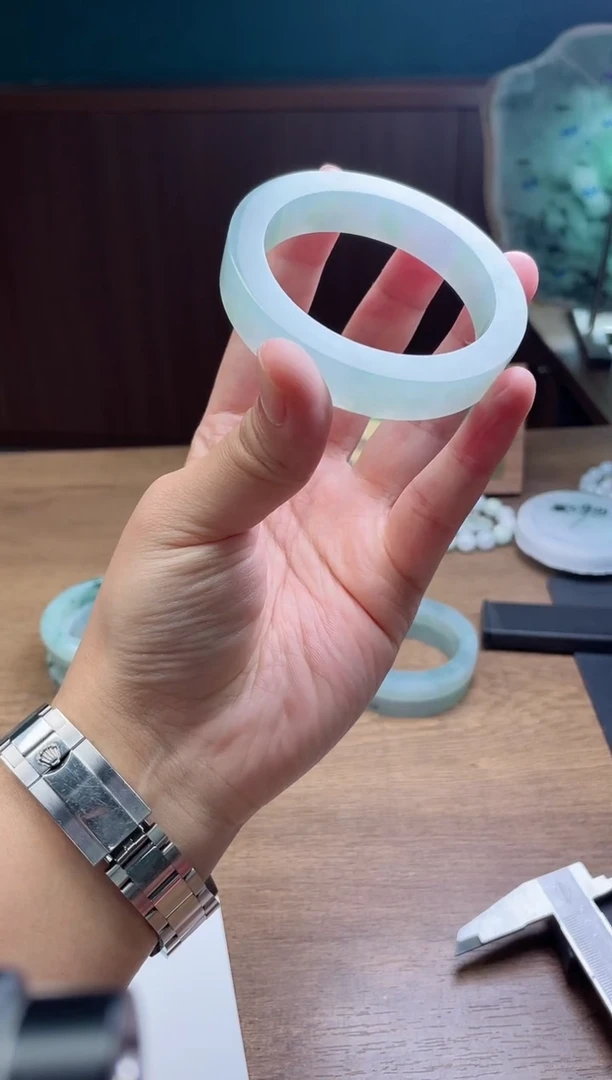 未镶嵌手镯定制翡翠?****?定制