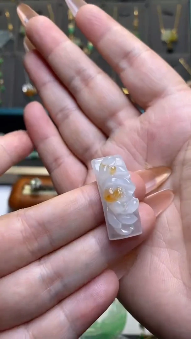 颈饰未镶嵌翡翠净货38669