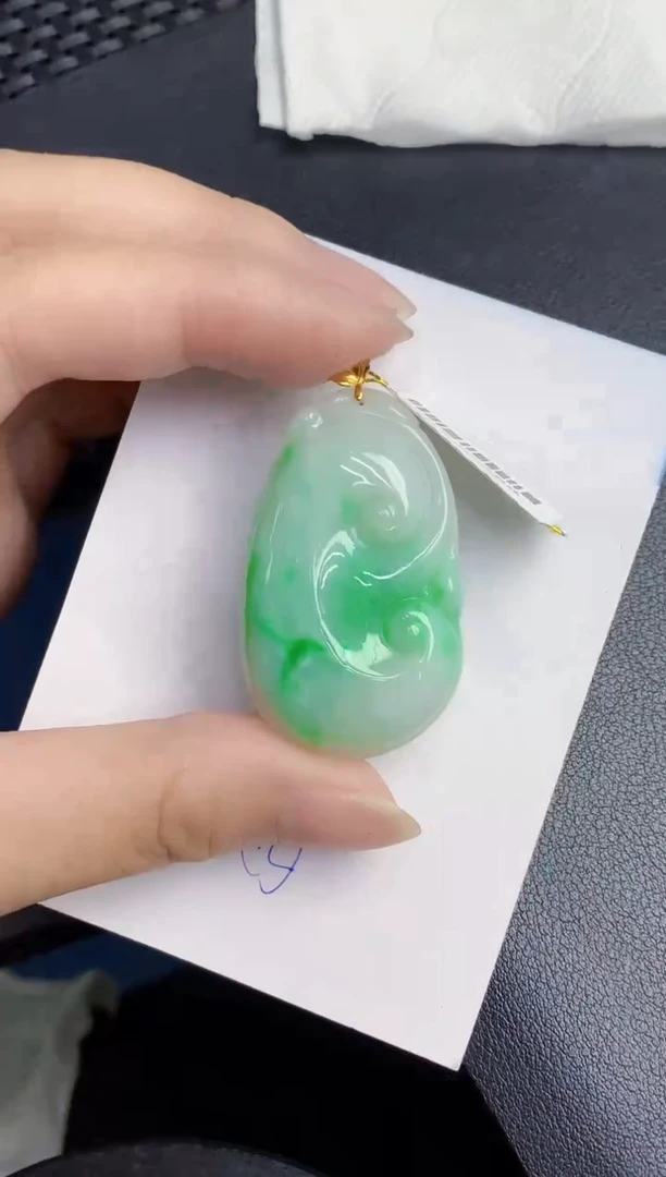 翡翠18K金镶嵌颈饰000000000