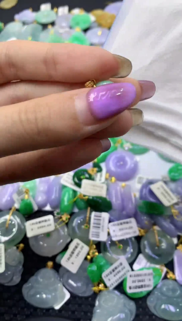 颈饰未镶嵌翡翠天然缅甸翡翠A货