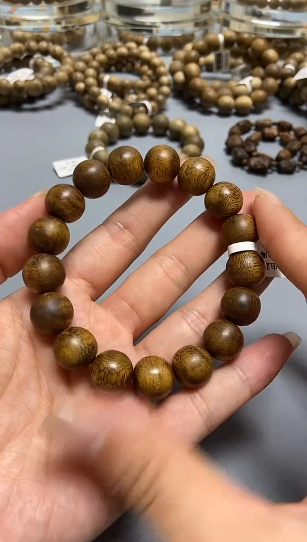 沉香手串海南莺歌绿圆珠单圈1.3虫漏多样性发其一