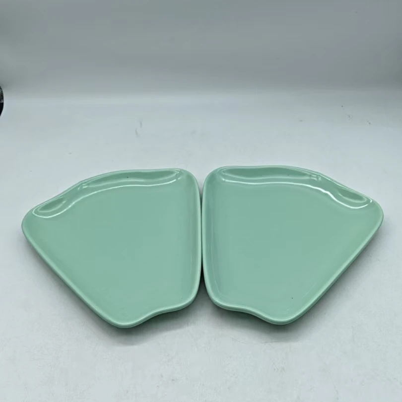 5714 两个扇盘（口径20.5，宽17，高2.5）陶瓷餐具B4F