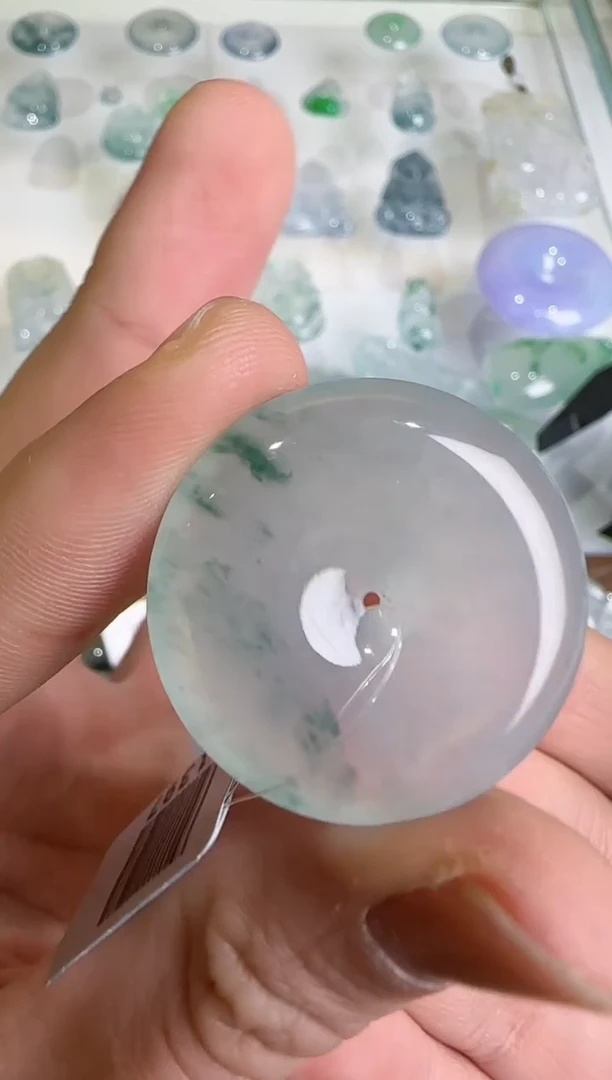 【闪购商品】翡翠吊坠(不含链)未镶嵌··