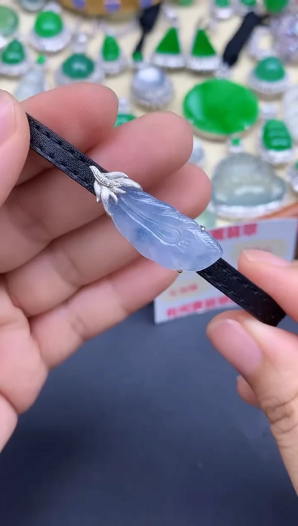 颈饰18K金镶嵌翡翠212-中国好珍宝