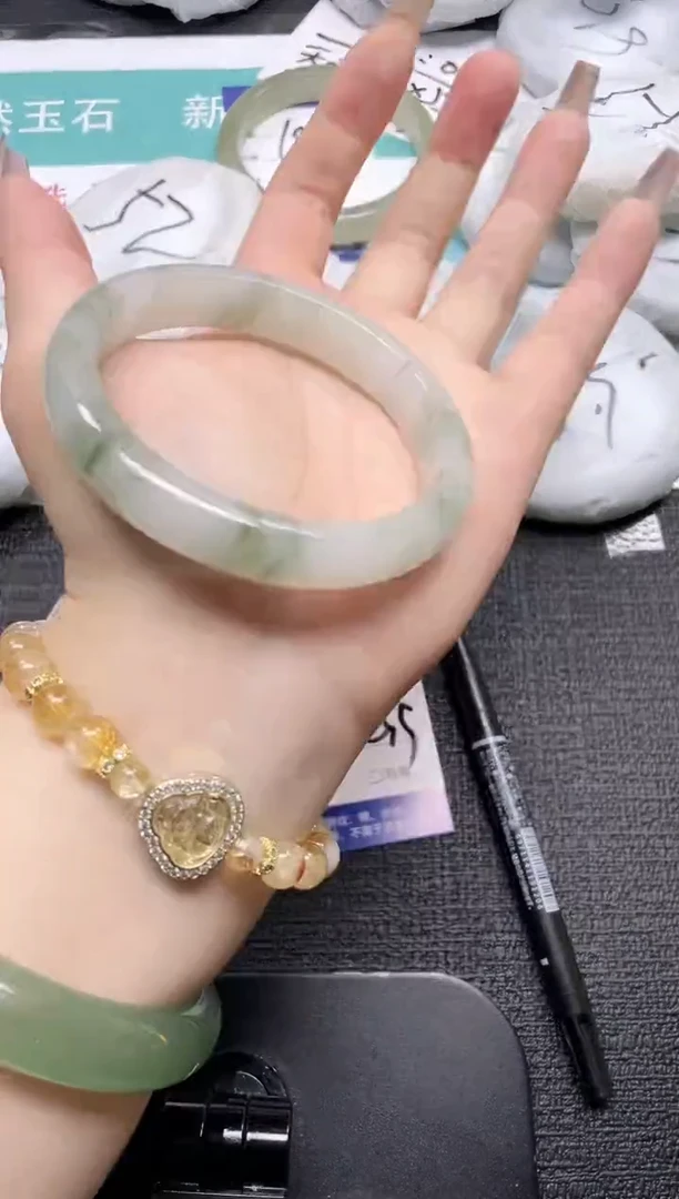 未镶嵌手镯石英质玉192-60