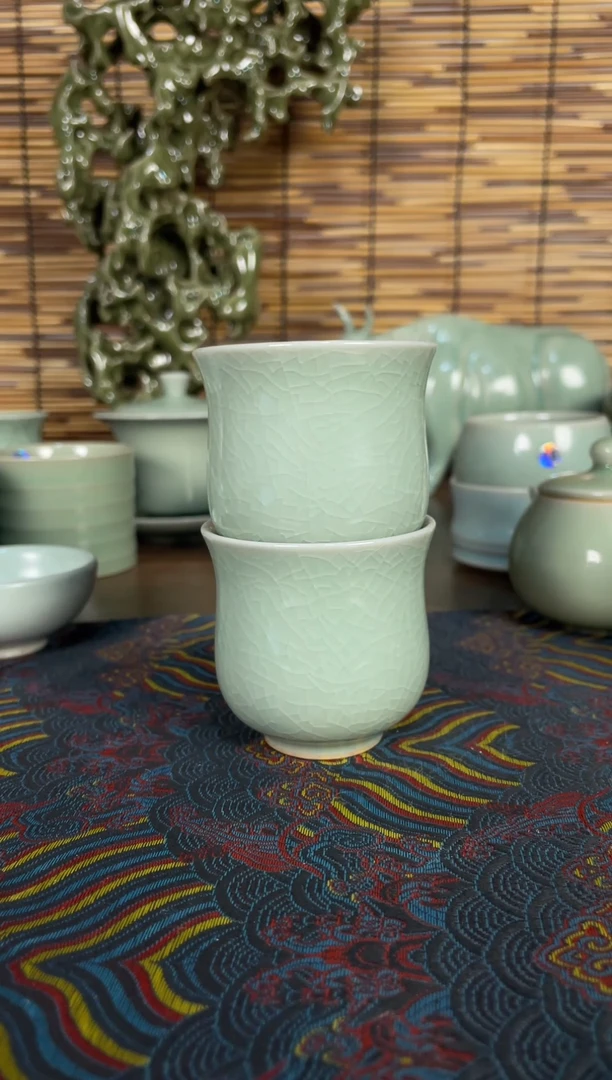 其他豆绿釉玉兰杯2只