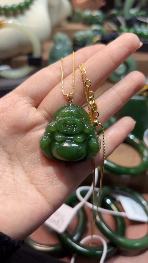 颈饰18K金镶嵌和田玉1