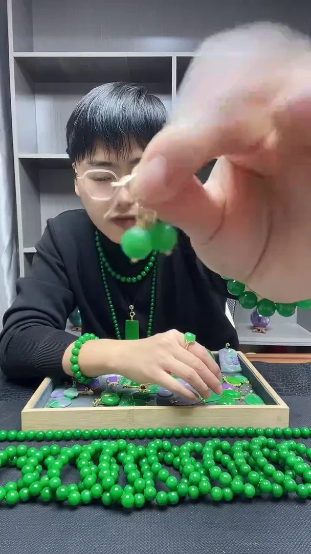 14K金镶嵌翡翠耳饰耳饰