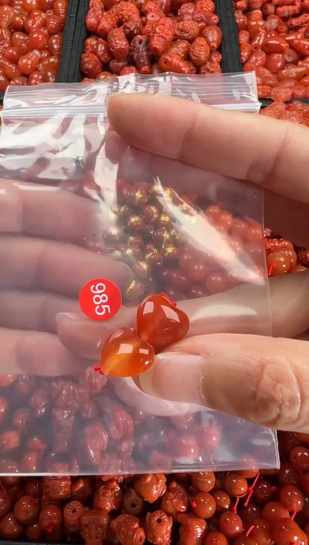 【闪购商品】南红玛瑙颈饰未镶嵌1