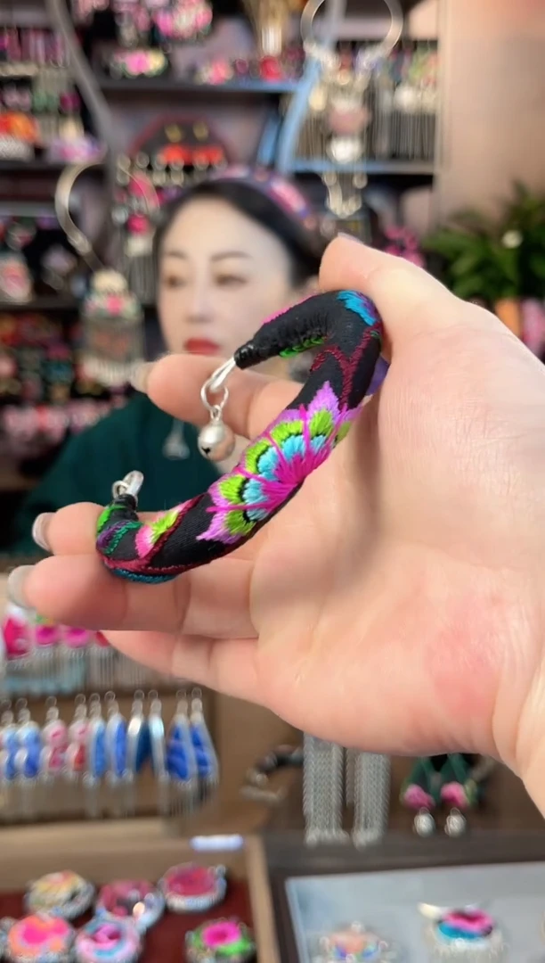 织绣民族风手工非遗老绣饰品68