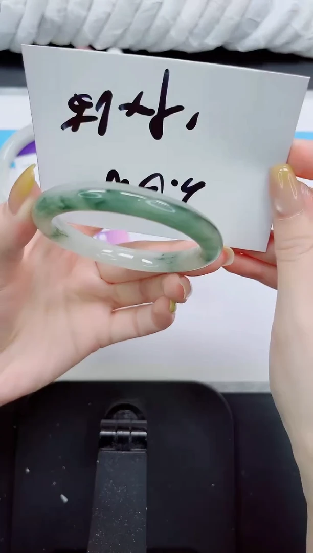 石英质玉手镯未镶嵌235