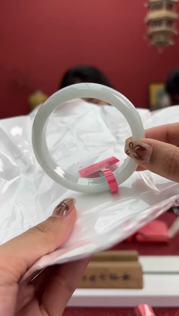 【闪购商品】翡翠手镯未镶嵌1手镯