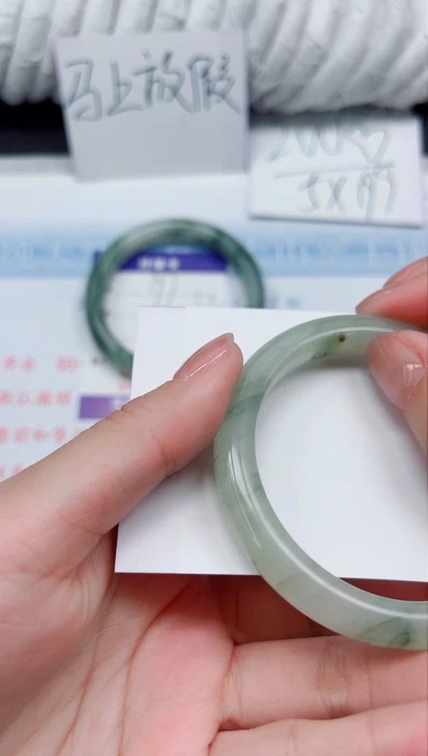 【闪购商品】石英质玉手镯未镶嵌198#54.6