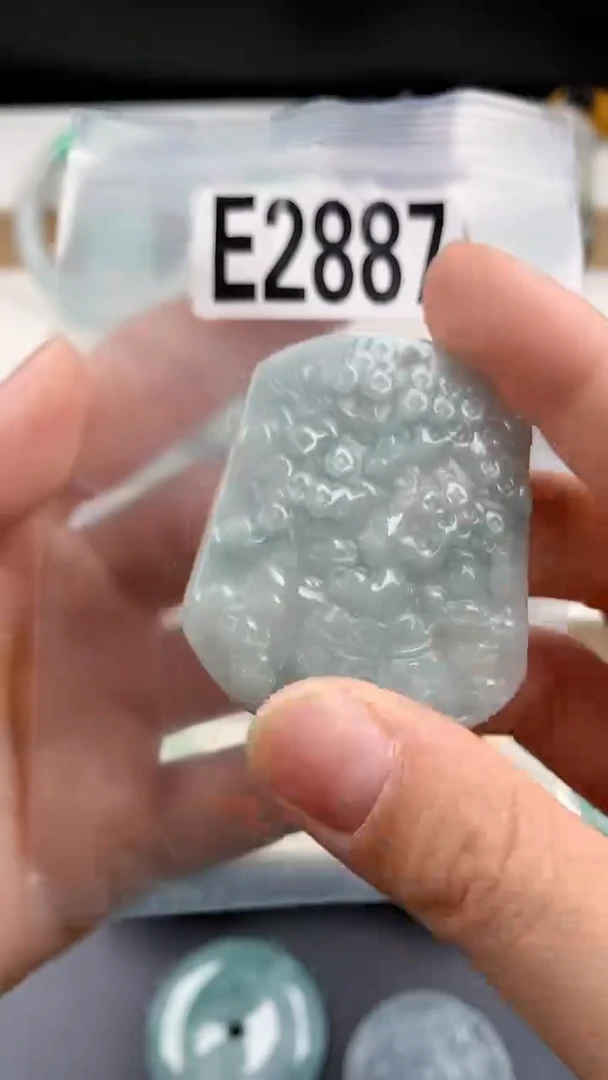 颈饰未镶嵌翡翠天然翡翠吊坠挂件