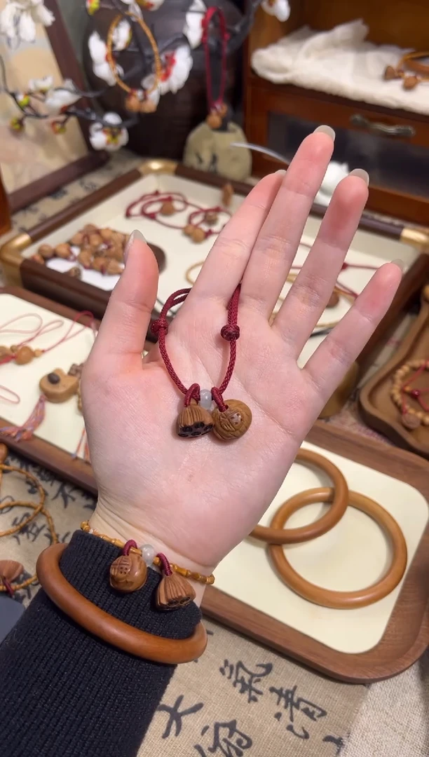 手串桃核【桃缘行】红绳「福气莲莲」桃木桃核辟、挡、驱、护 红绳可调节