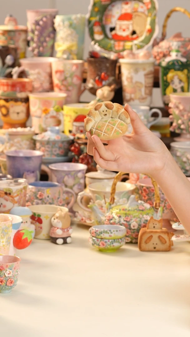 摆件陶景德镇釉下彩手绘设计师款陶瓷