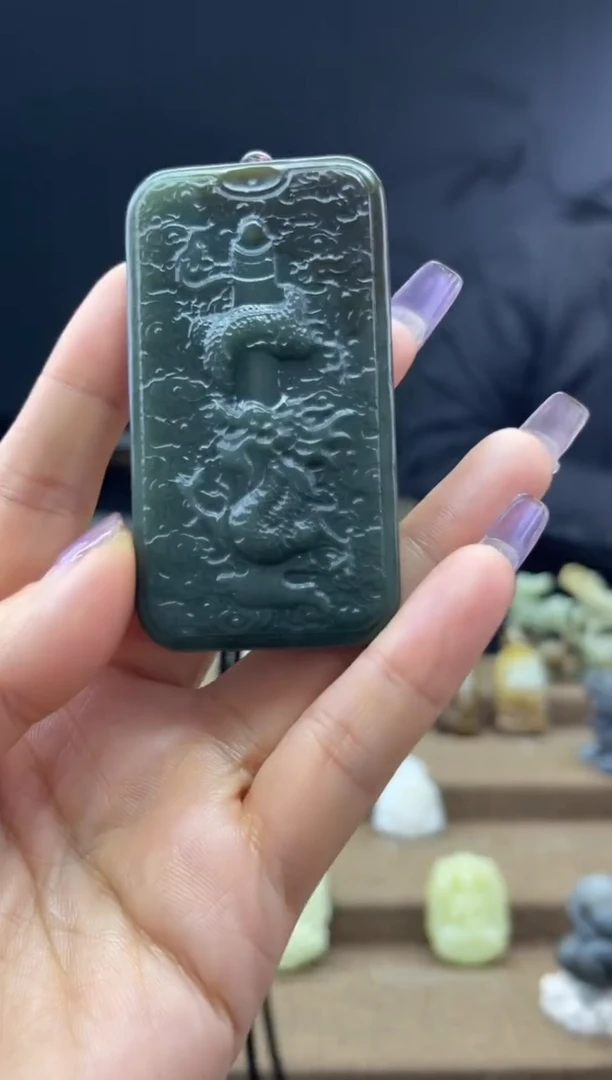 颈饰未镶嵌和田玉1