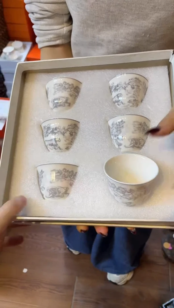 杯鸿辉家品牌瓷器，京东包邮！