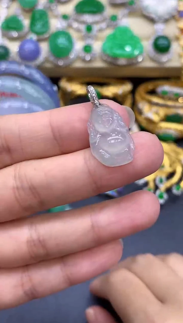 颈饰18K金镶嵌翡翠250-中国好珍宝