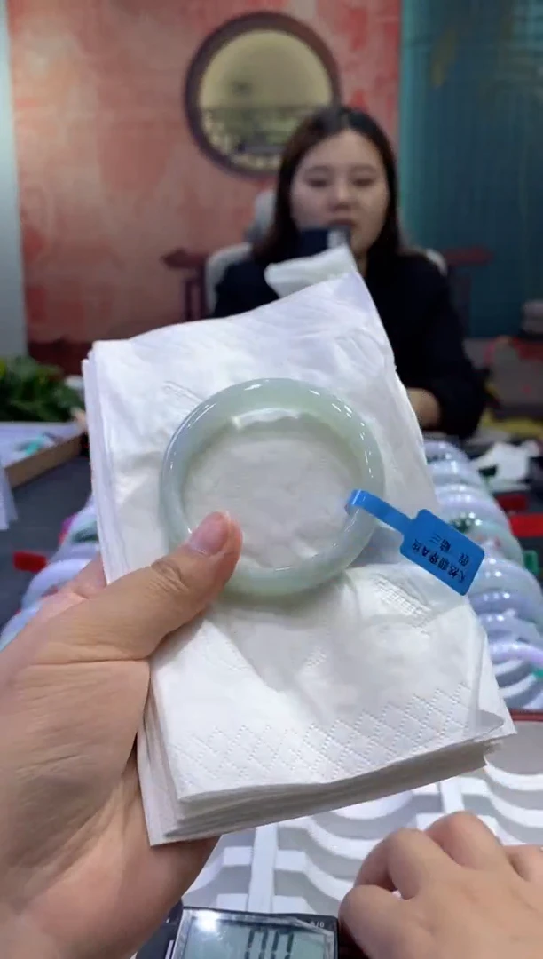 翡翠手镯未镶嵌多人006817