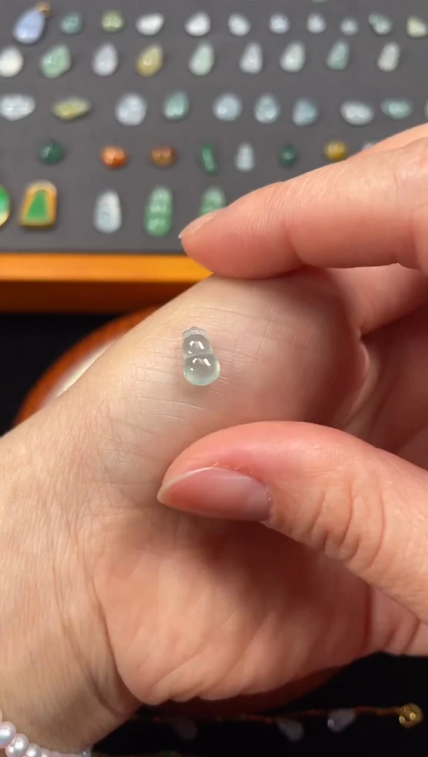 吊坠(不含链)18K金镶嵌翡翠一个  JK261