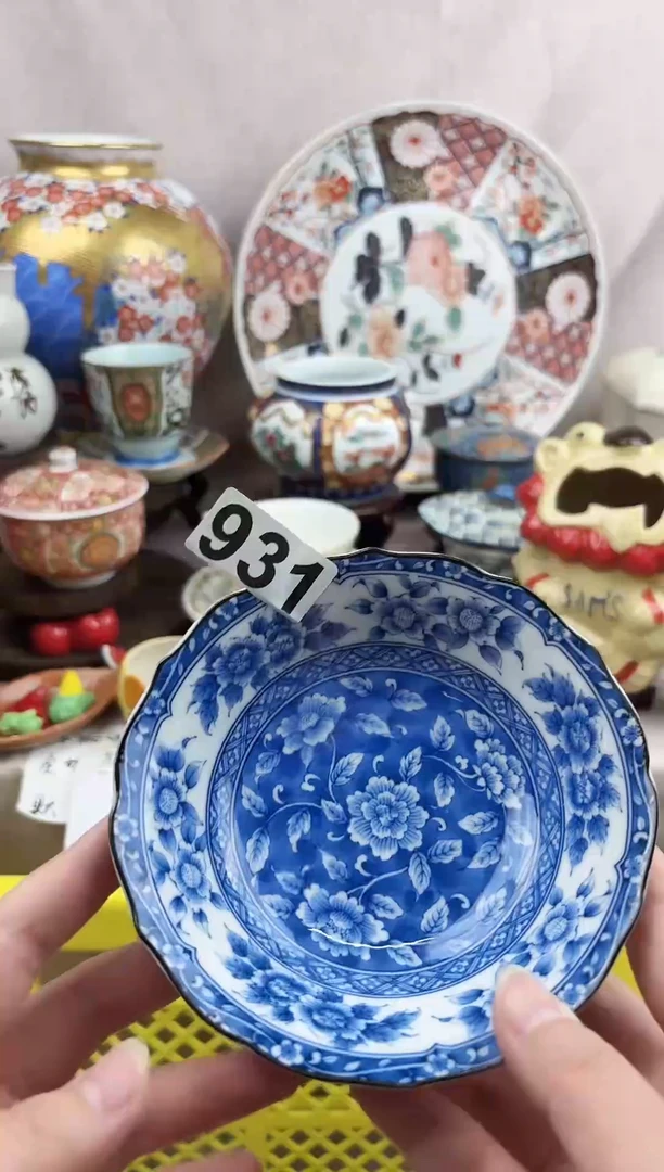 摆件好看的瓷器，默认微瑕，介意慎拍