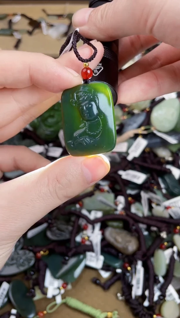 颈饰未镶嵌和田玉1