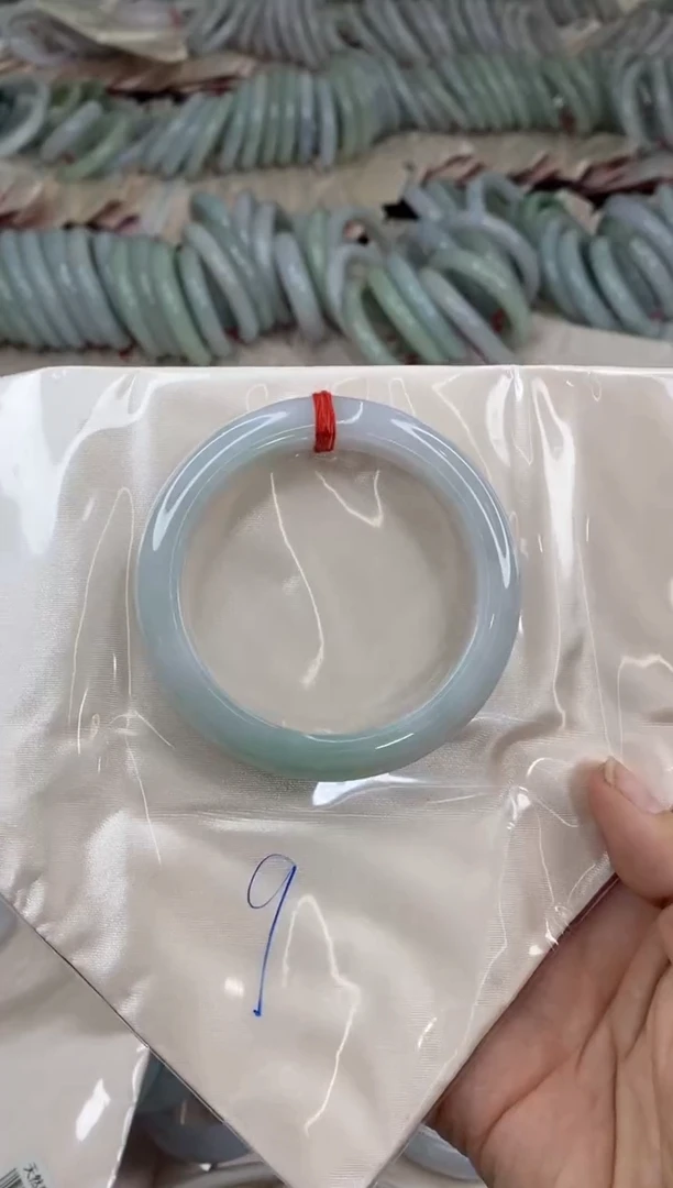 未镶嵌手镯翡翠L**g9好手镯