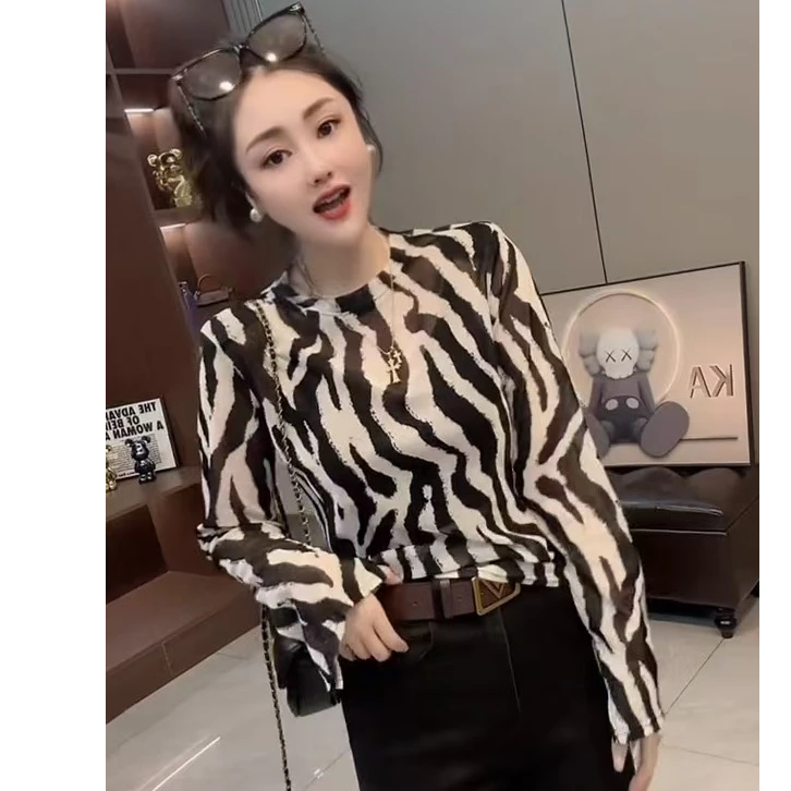 法式轻奢高级感斑马纹小衫女早秋新款网纱修身显瘦长袖条纹上衣潮