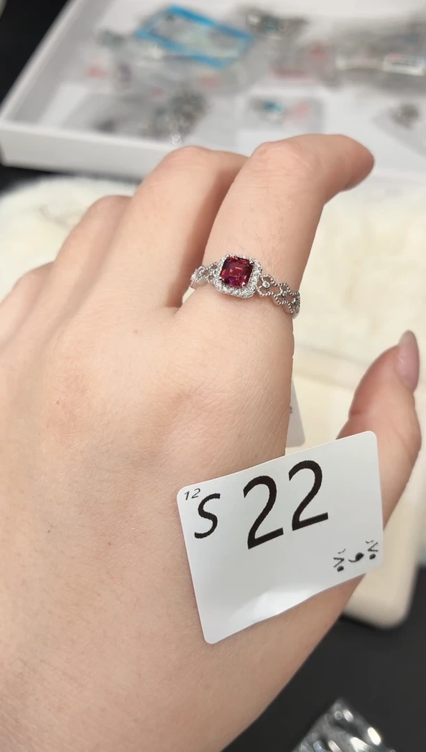 银S925镶嵌戒指石榴石多样性发一S22