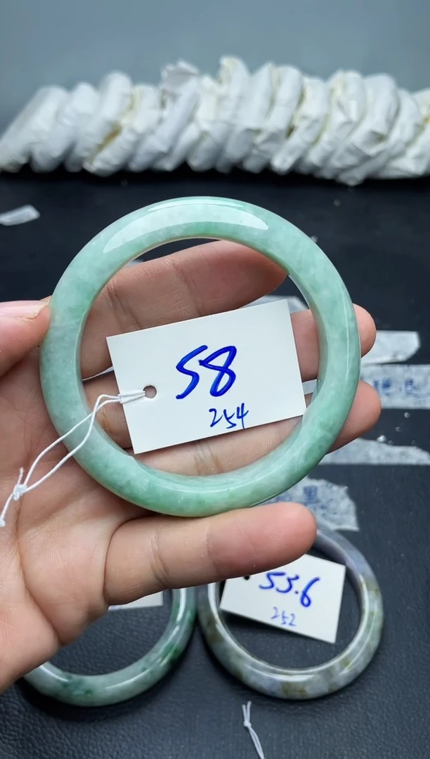 未镶嵌手镯翡翠254