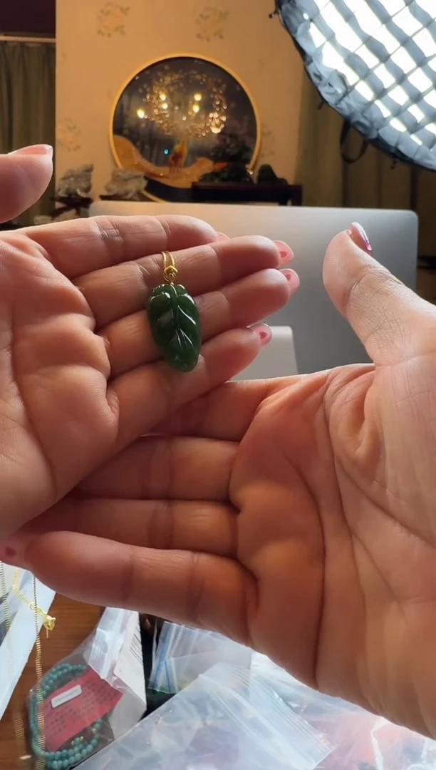 【闪购商品】和田玉（碧玉）颈饰18K金镶嵌天然