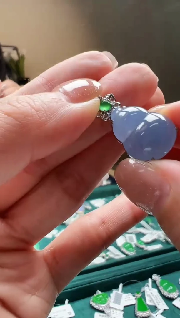 颈饰18K金镶嵌翡翠KDF1025-052