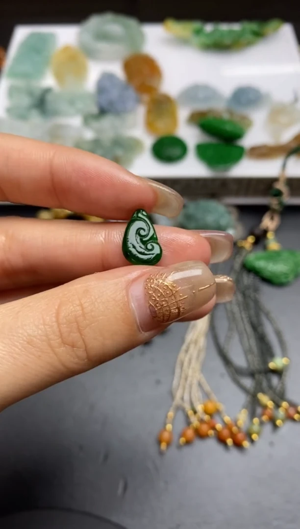 【闪购商品】定制翡翠未镶嵌翡翠毛货~