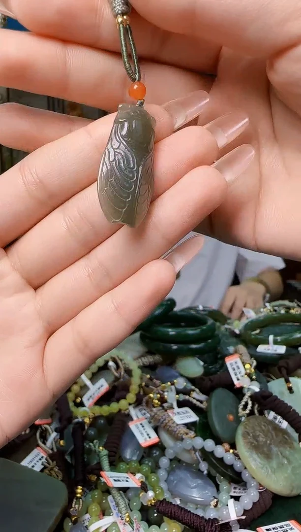 颈饰未镶嵌和田玉多样性发一