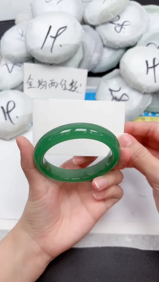 未镶嵌手镯石英质玉330-58.1