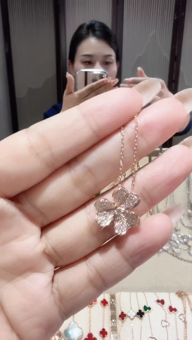 18K金镶嵌套链钻石套链