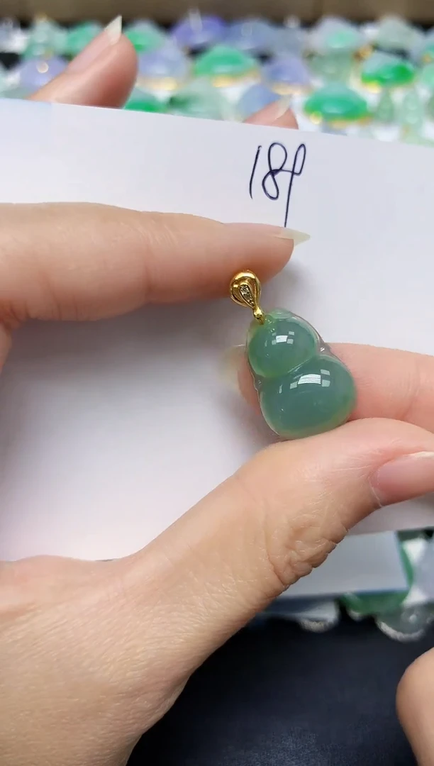 翡翠未镶嵌颈饰天然缅甸翡翠A货