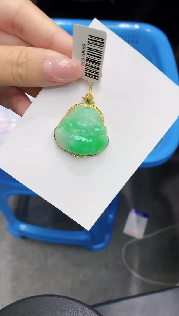 翡翠18K金镶嵌颈饰111111111