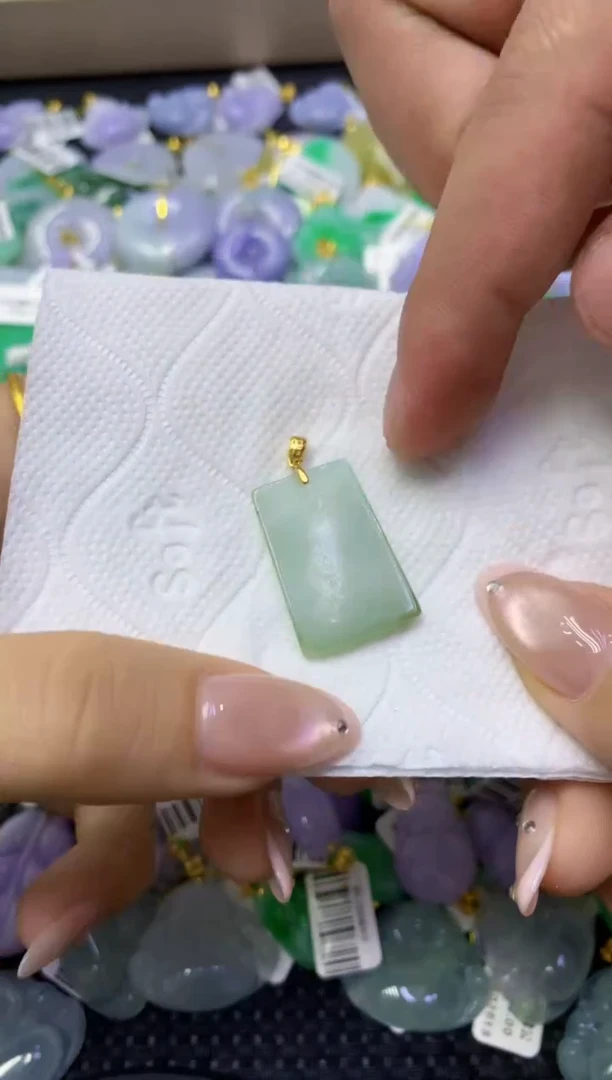 颈饰未镶嵌翡翠天然缅甸翡翠A货