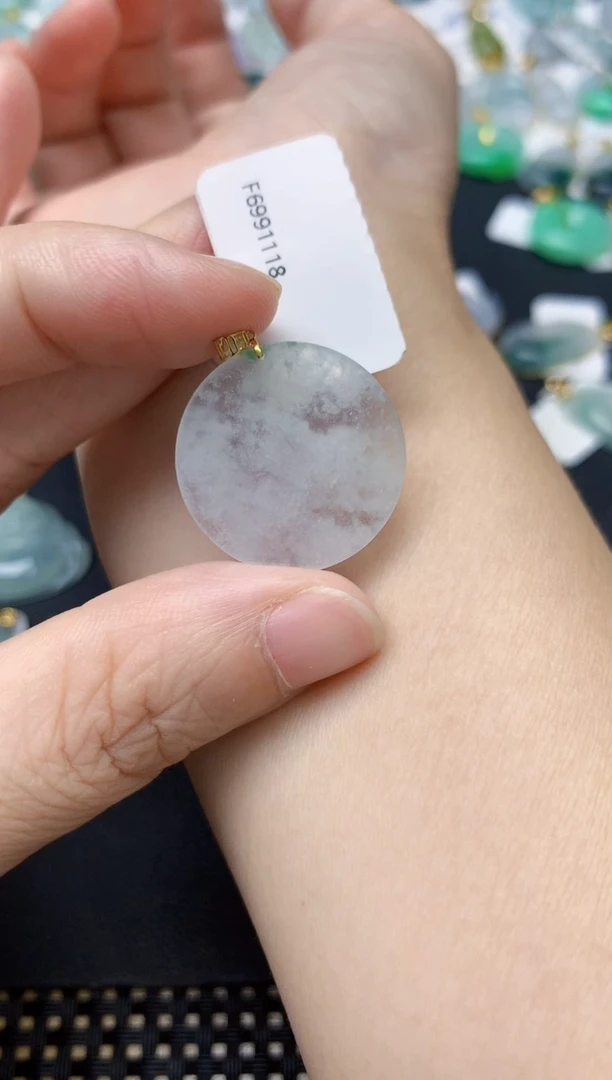翡翠18K金镶嵌颈饰天然缅甸A货翡翠