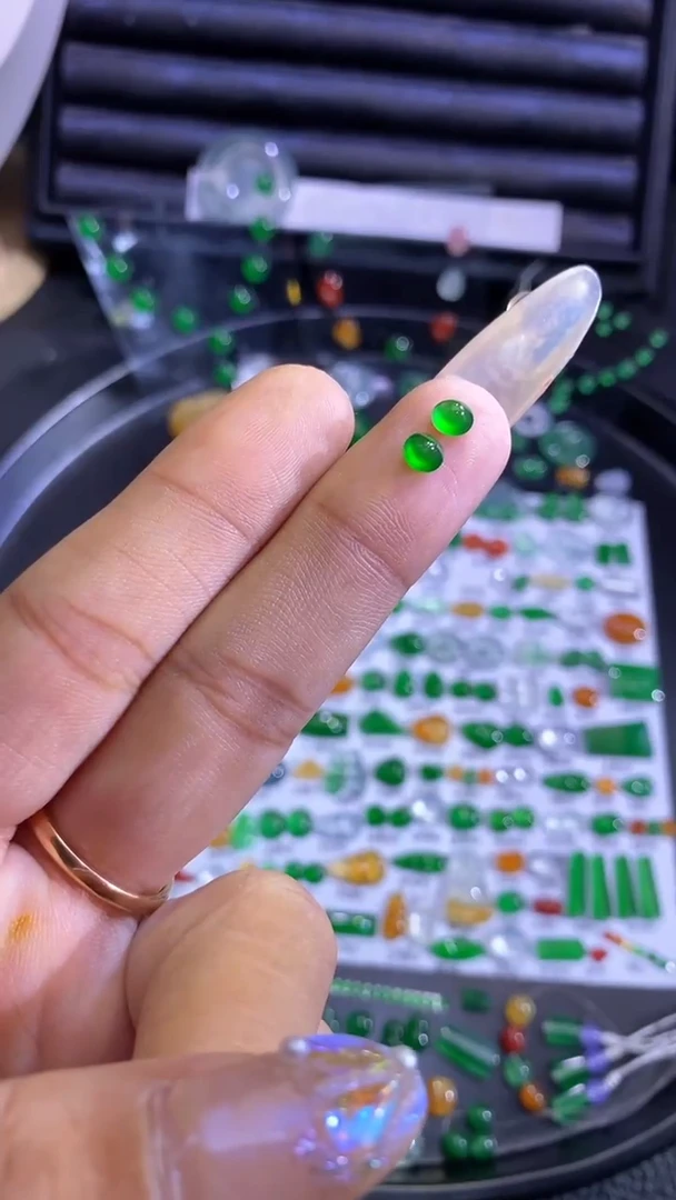 未镶嵌挂件翡翠蛋