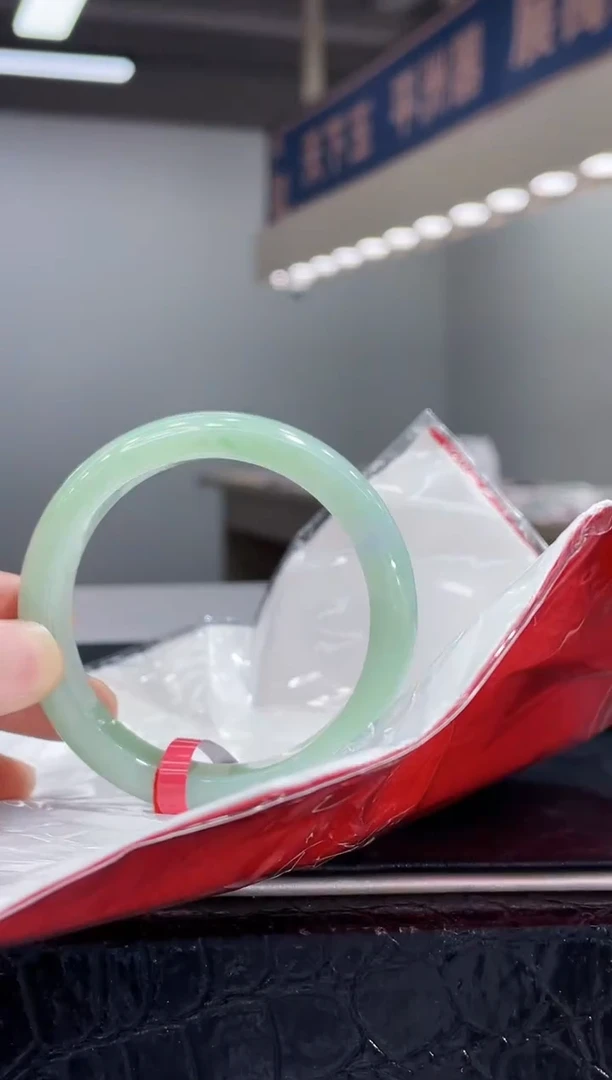 未镶嵌手镯翡翠8