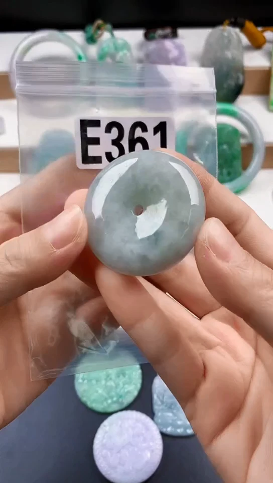 颈饰未镶嵌翡翠天然翡翠吊坠挂件