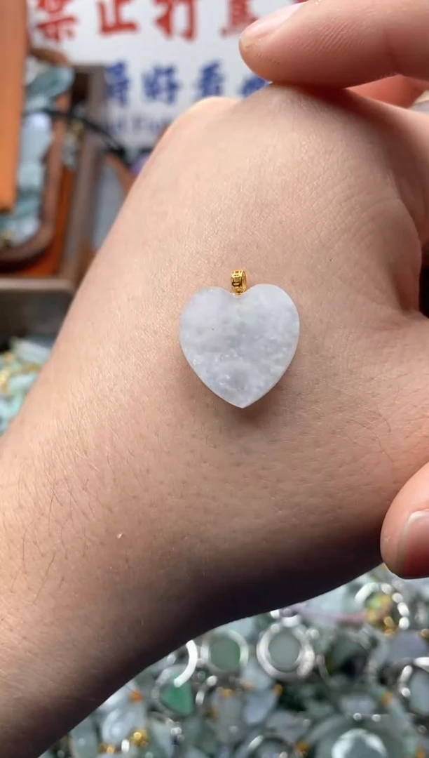 【闪购商品】翡翠颈饰未镶嵌哥哥